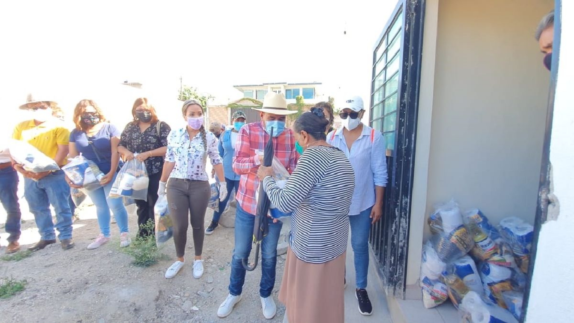 Entregan despensas a integrantes de iglesias cristianas de Yautepec