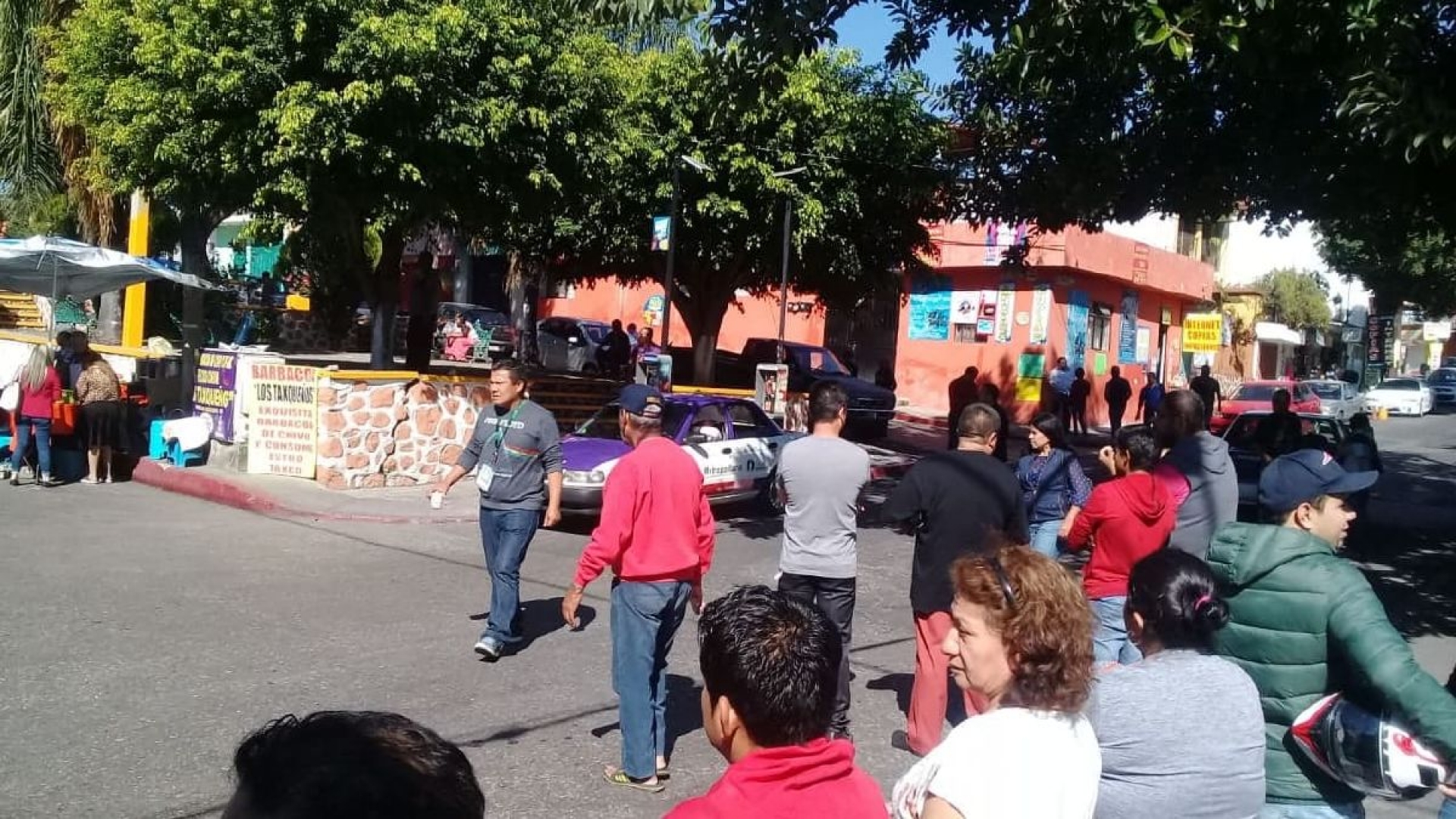Protestan contra ambulantaje en Plaza Cristal