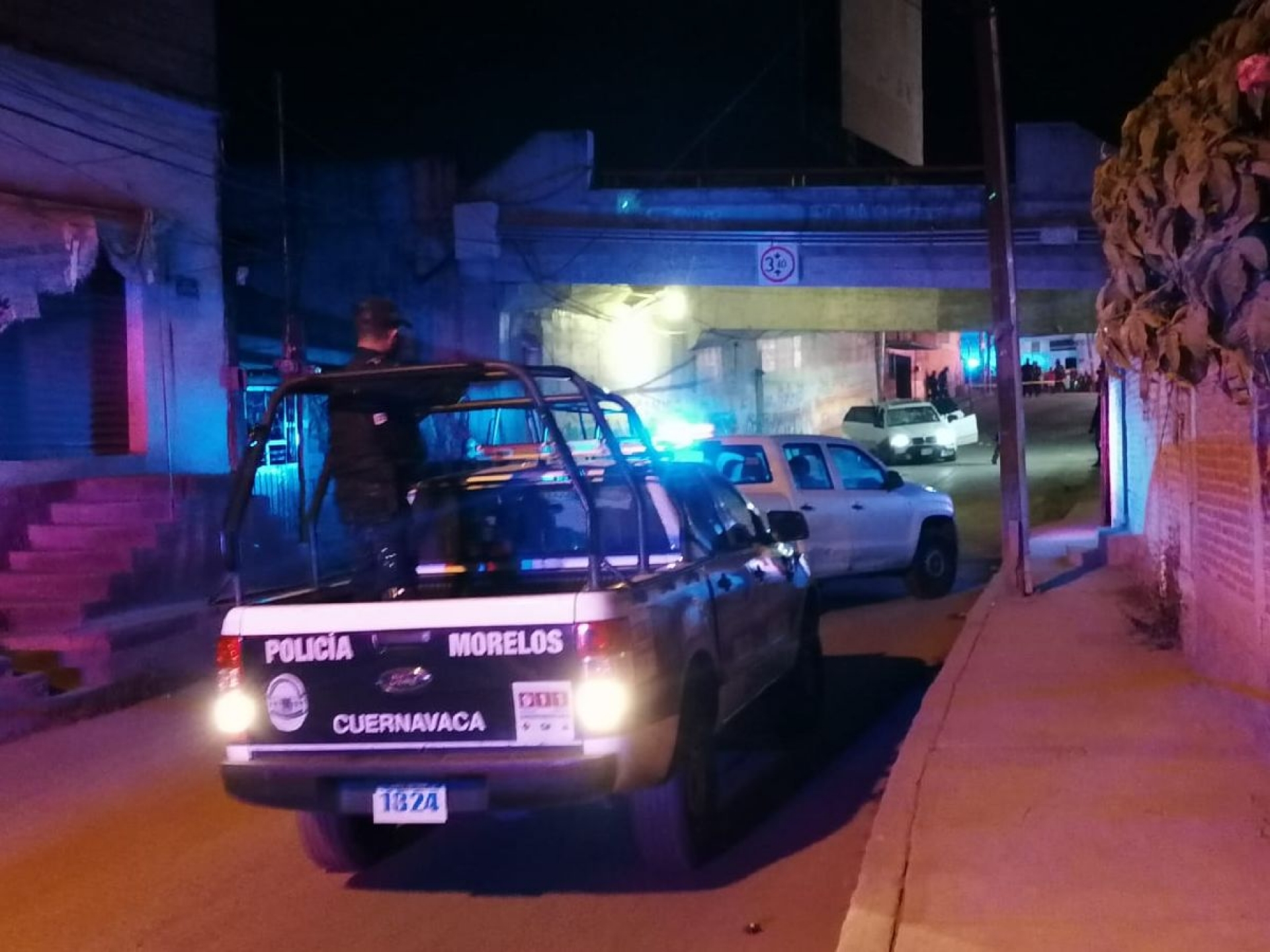 Identifican a dos de las tres personas acribilladas en una camioneta