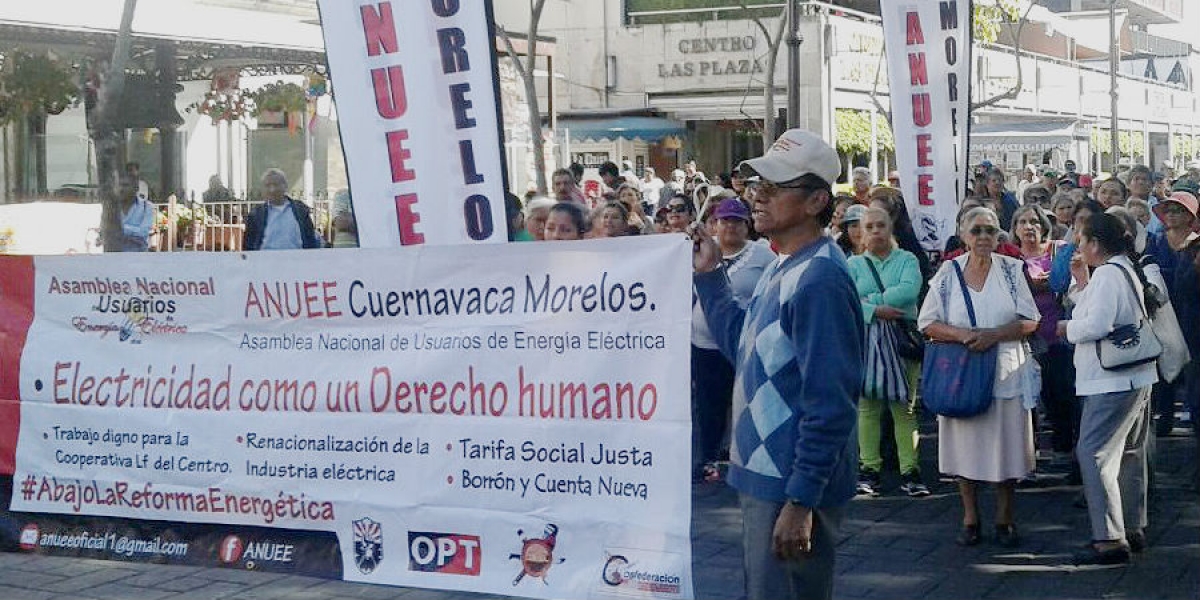 Se manifiesta la ANUEE en Cuernavaca