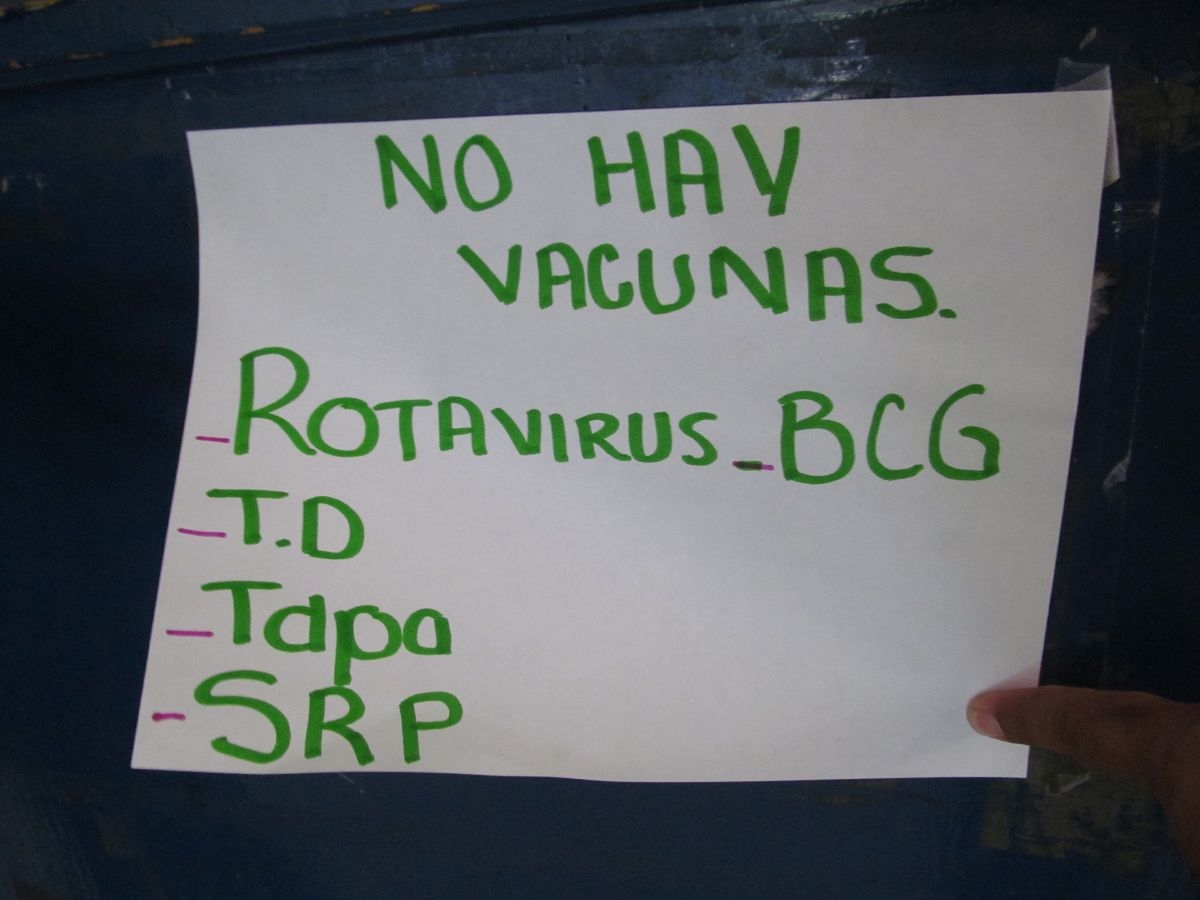 Hay desabasto de vacunas en centros de salud de la región sur