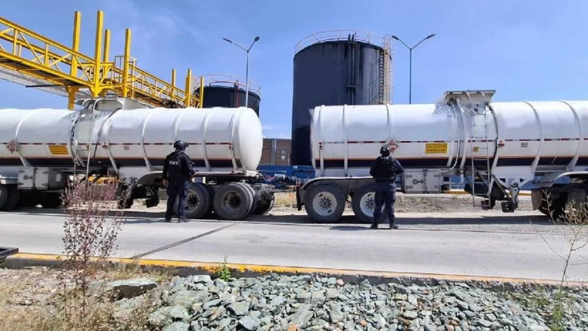 Aseguran 1.6 millones de litros de 'huachicol' en Silao, Guanajuato