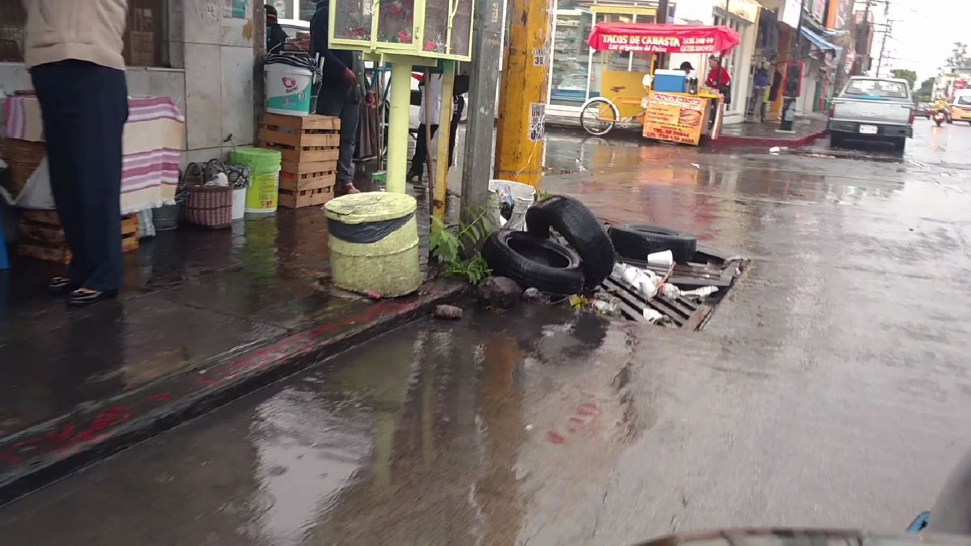 Latente, el riesgo de inundación en calles del centro de Cuautla