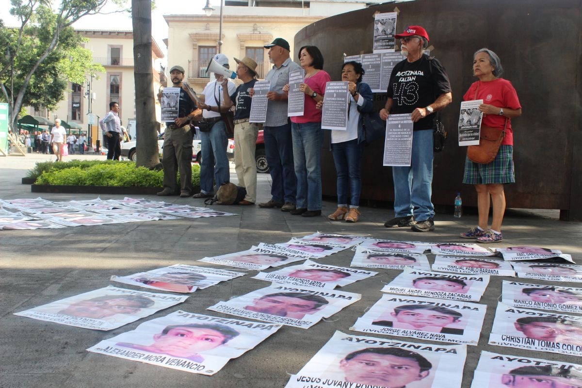Exigen activistas castigo para funcionarios implicados en la desaparición de estudiantes de Ayotzinapa