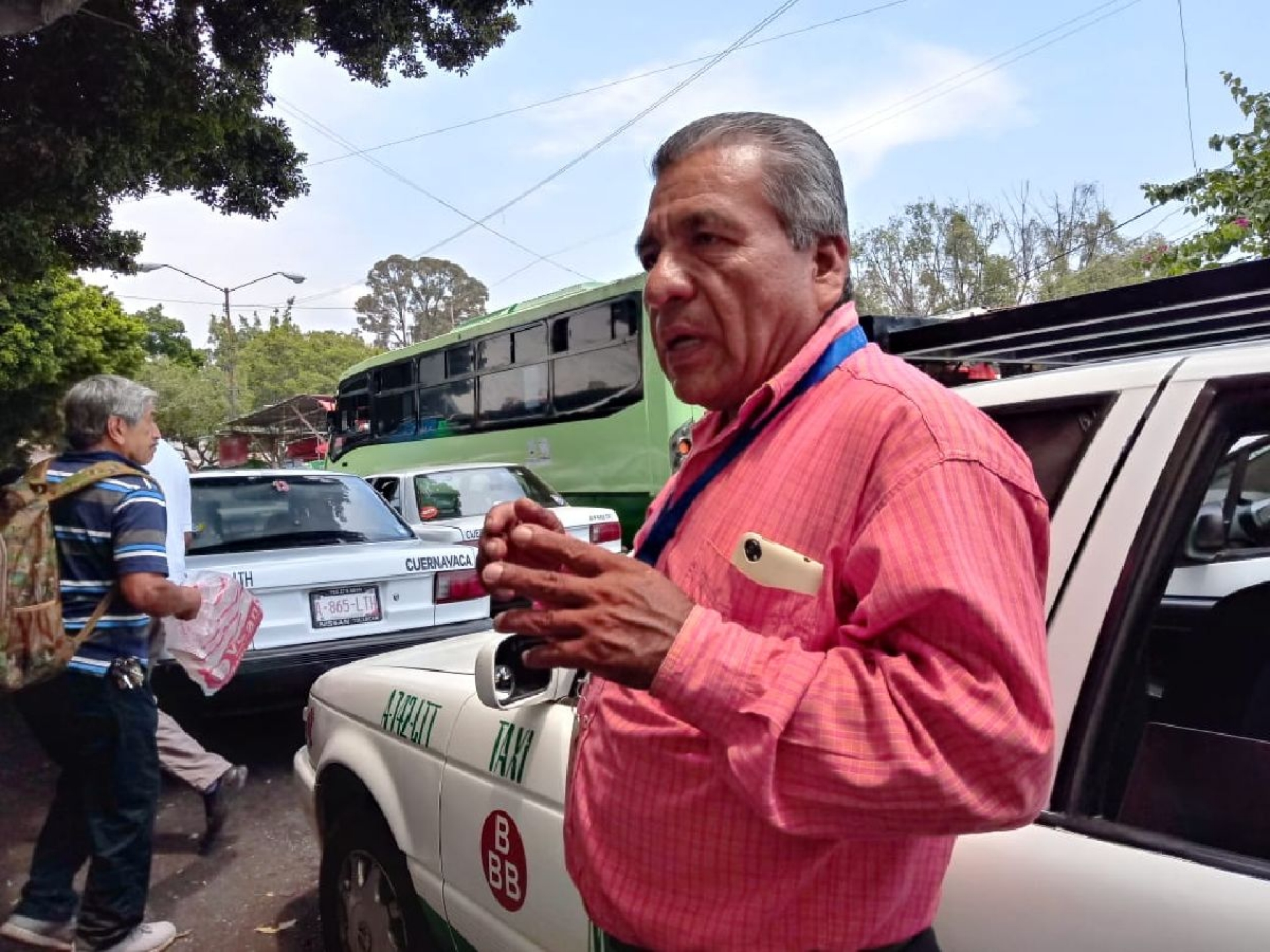 DEMANDAN TAXISTAS APOYO