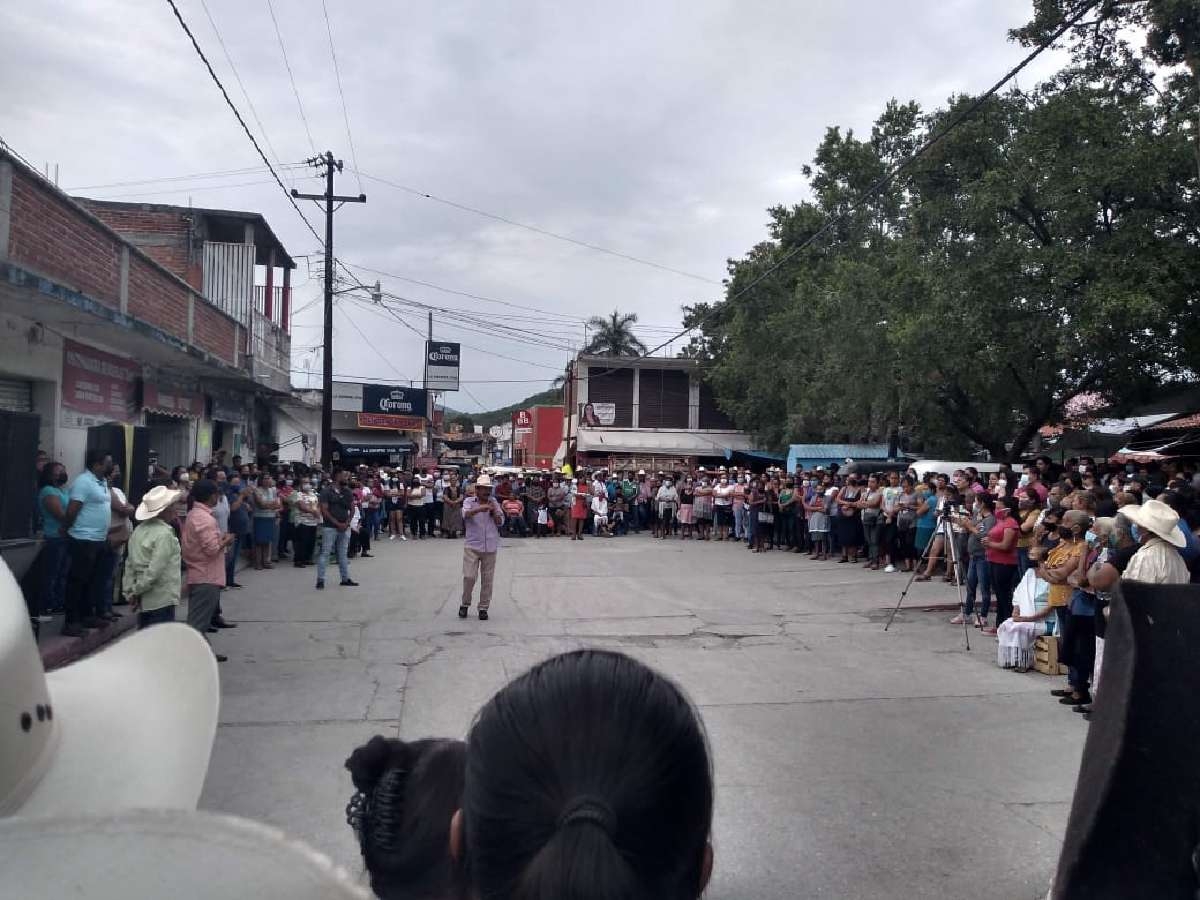 Pide Leonides Segura su constancia de mayoría