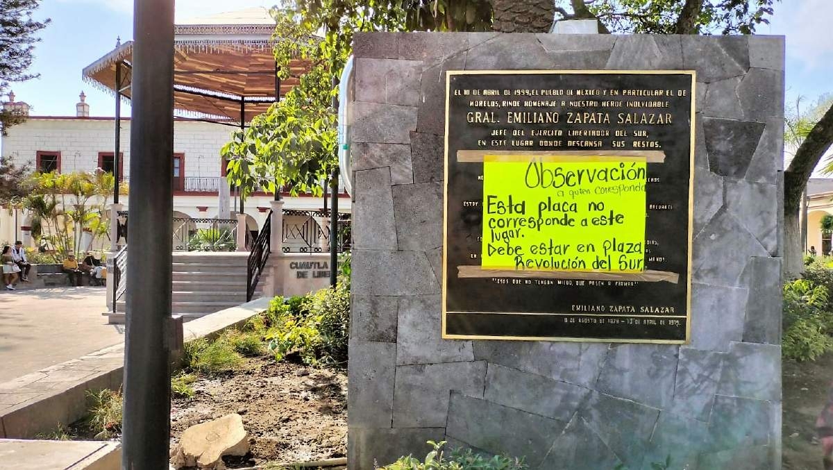 Aparecen más defectos en la remodelación del zócalo de Cuautla
