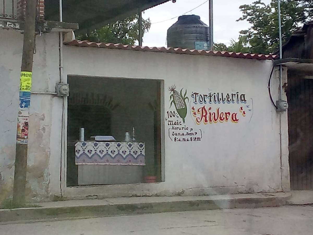 Se quejan vecinos del aumento a la tortilla