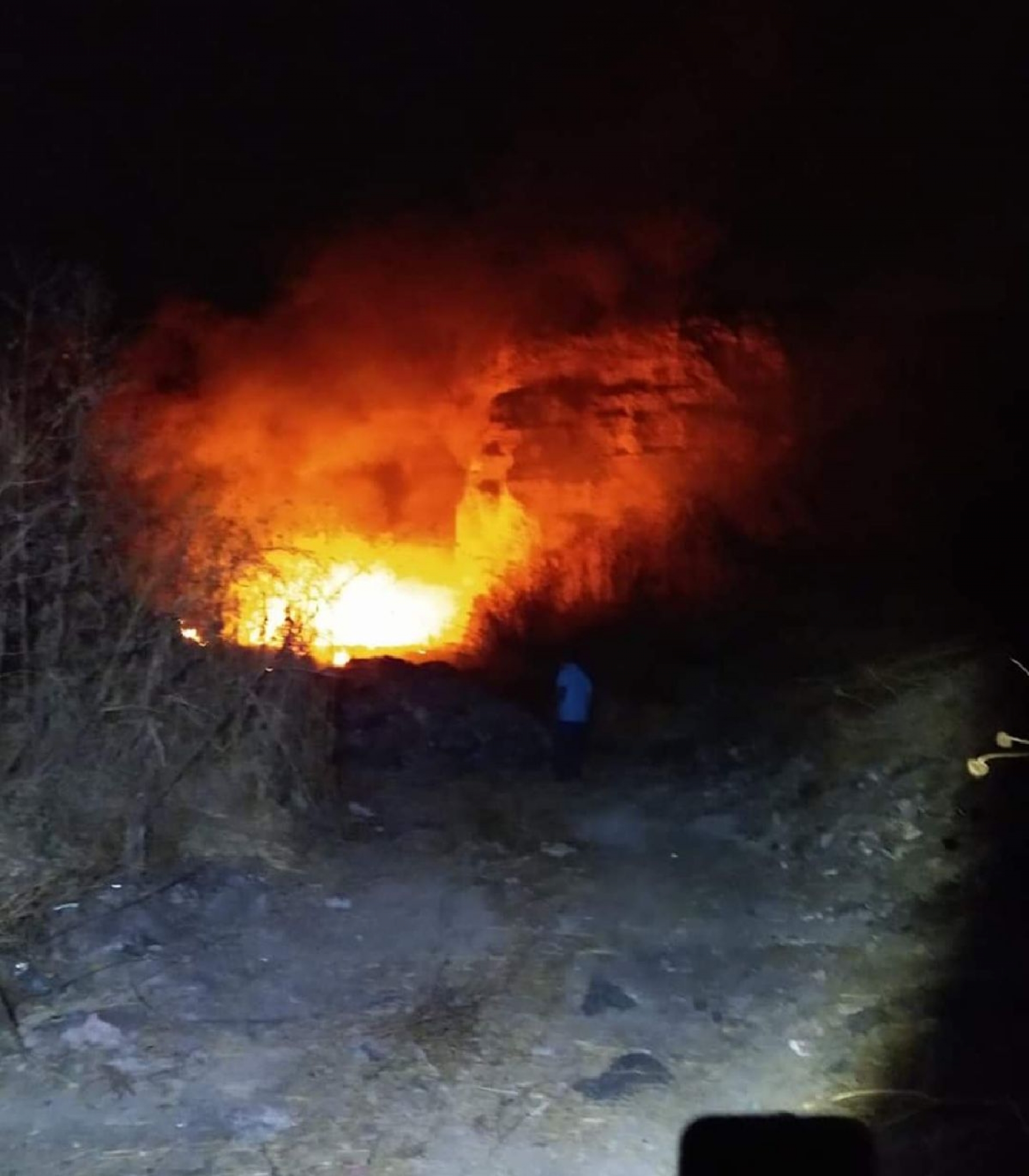 Se incendia basurero a cielo abierto en Amacuzac