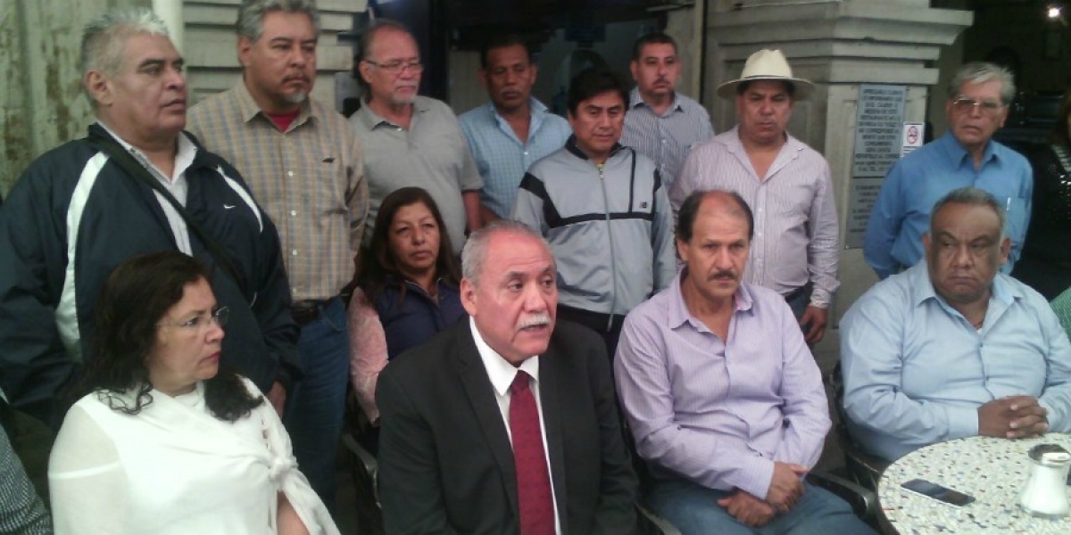 En rueda de prensa, acompañados por el senador Fidel Demédicis, afirman transportistas que no detendrán su lucha