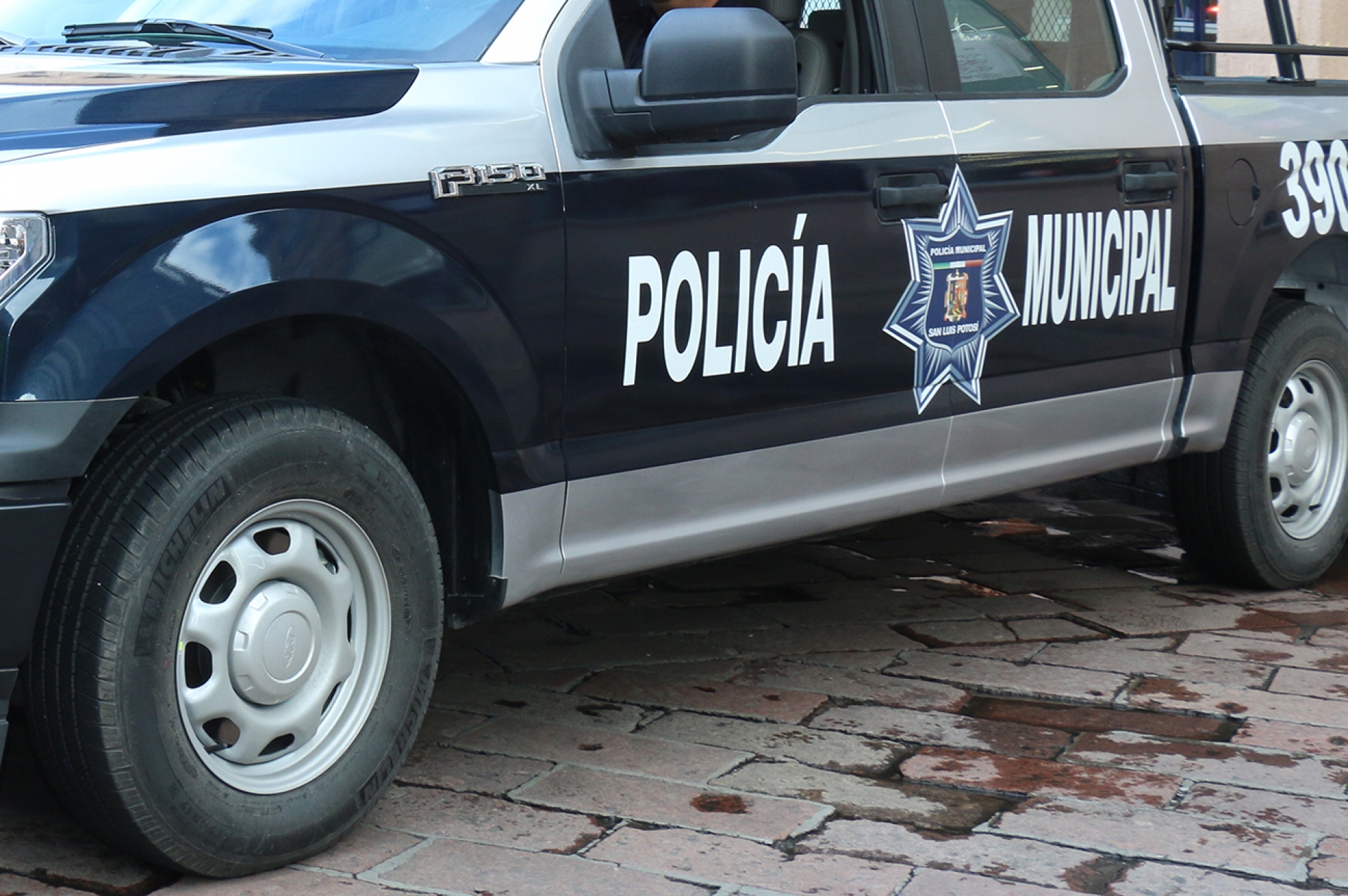 Golpean a una mujer para robarle 160 mil pesos