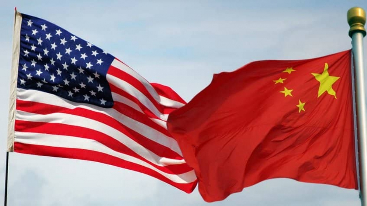 Regulador de valores en China busca mejorar relación con Estados Unidos