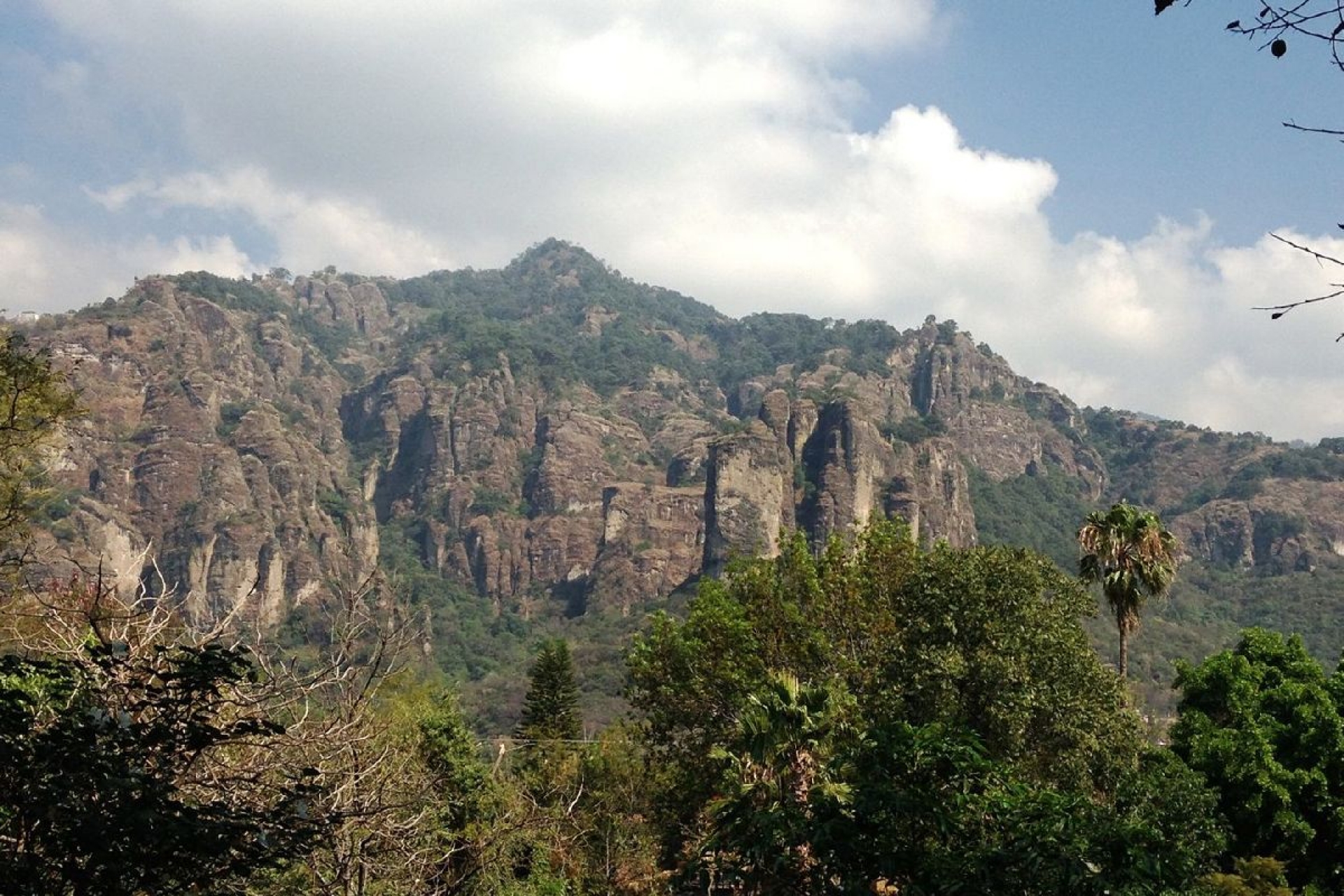 Restringen acceso a El Tepozteco