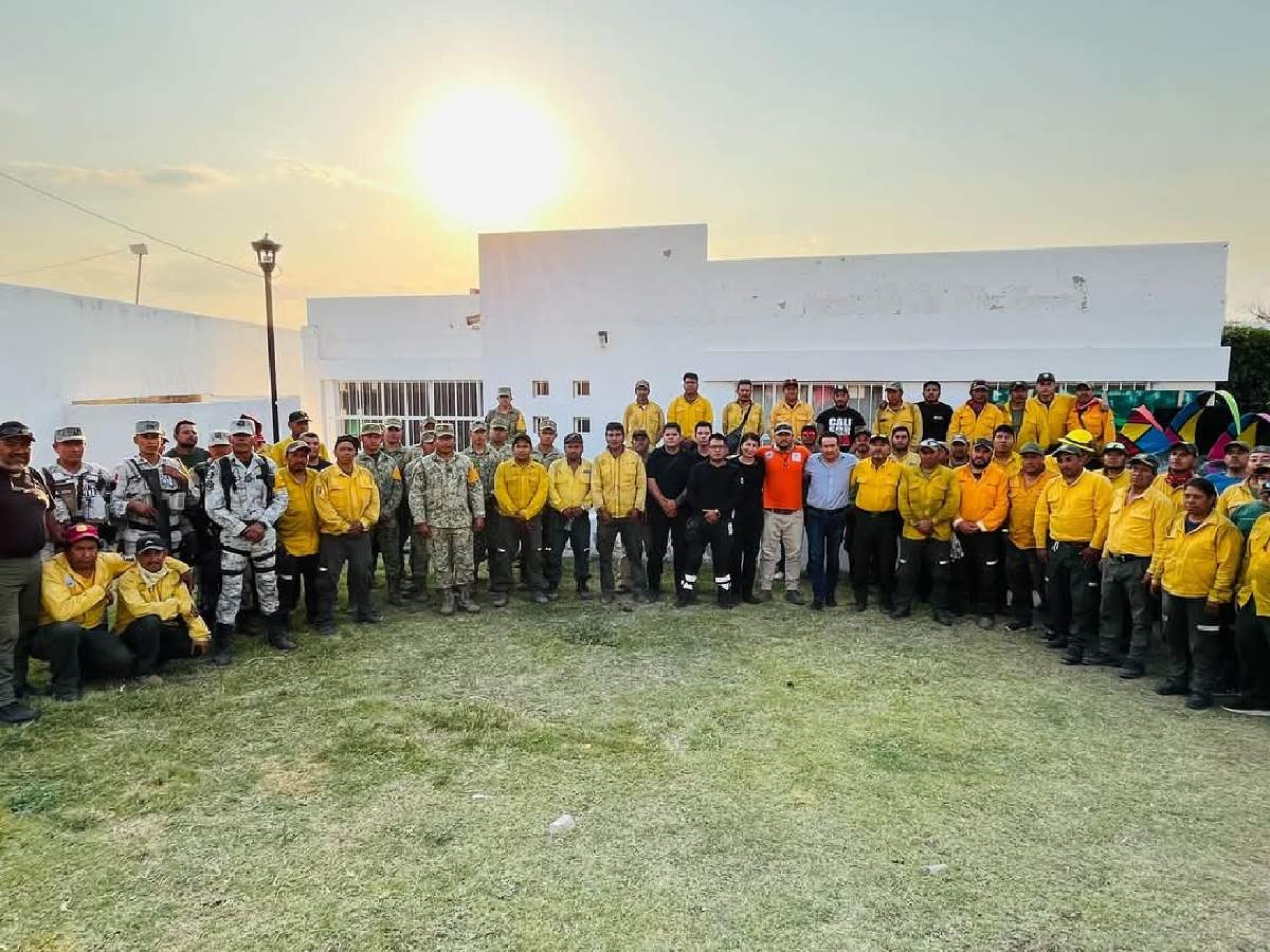 Sofocan incendio en cerro de Miacatlán