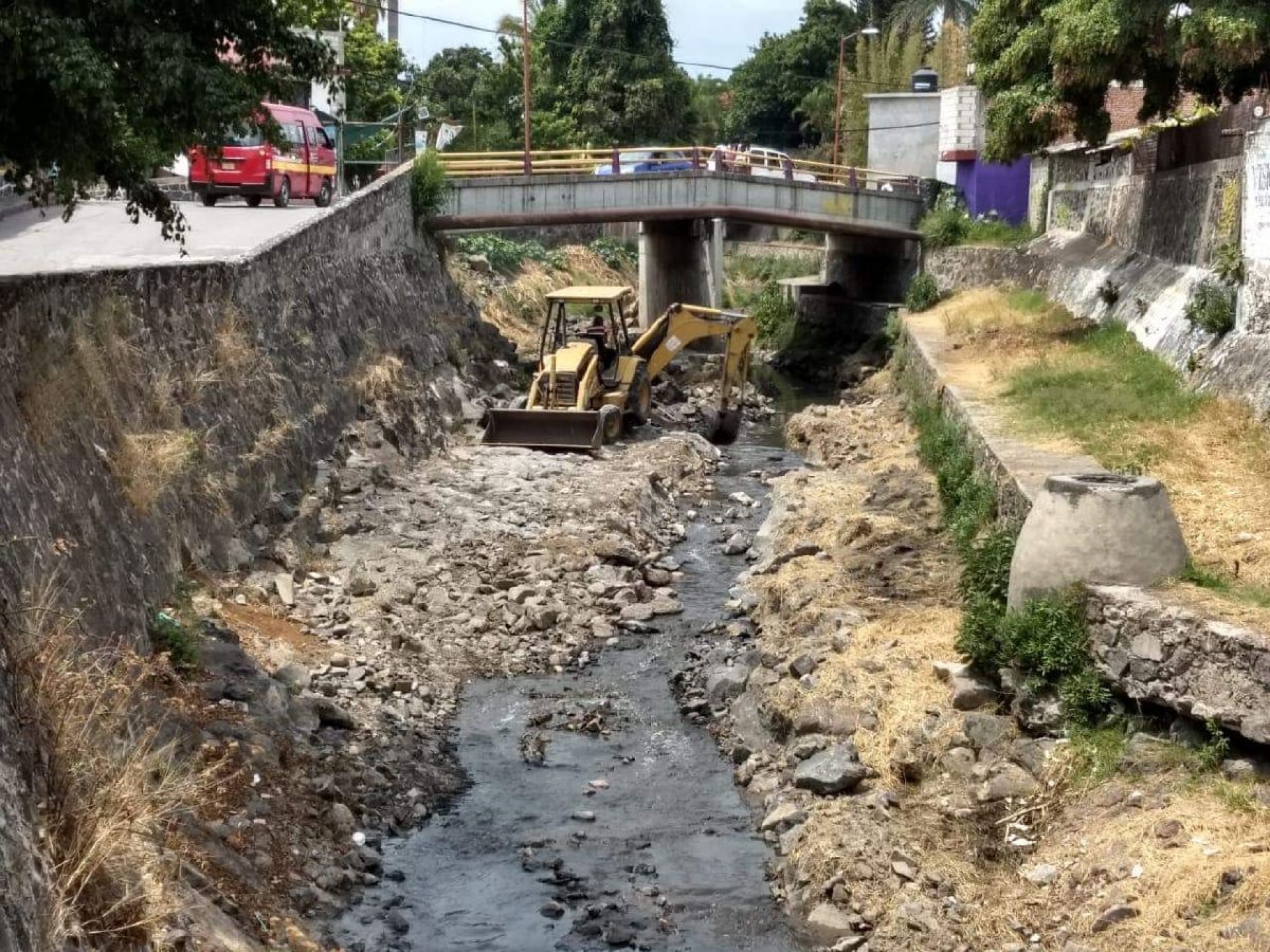 Desazolvan barrancas y ríos de Yautepec