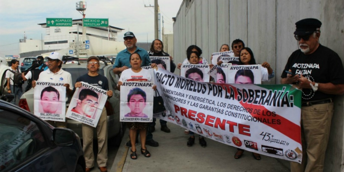 Piden organizaciones civiles a PGR continúe investigación por desaparición de los 43 estudiantes de Ayotzinapa