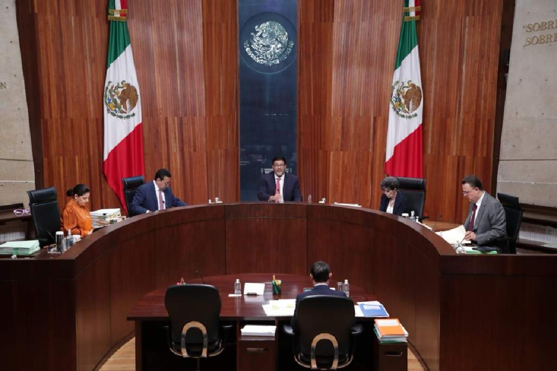 Cinco estados deberán tener candidatas a la gubernatura