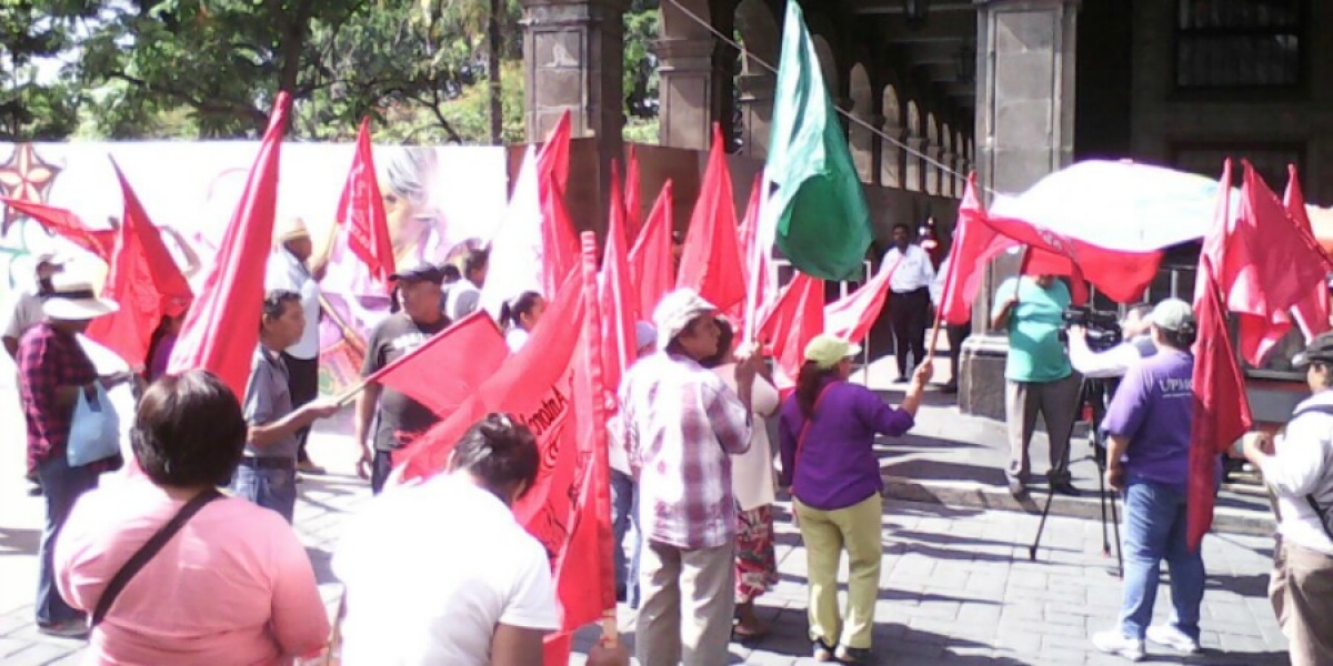 Marchan de nueva cuenta antorchistas en el centro de Cuernavaca