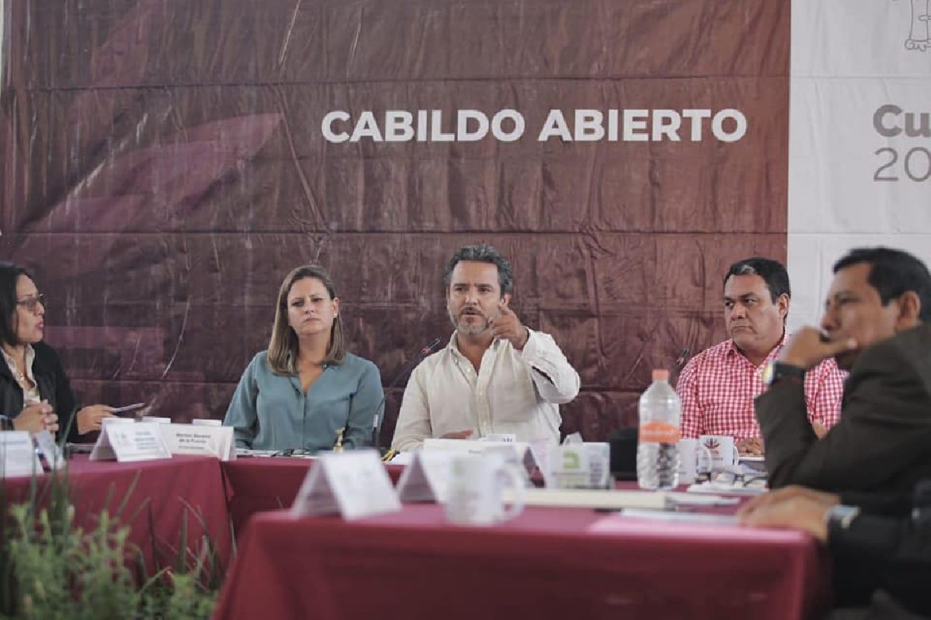 Cabildo acuerda edificar escuela en Ahuatlán