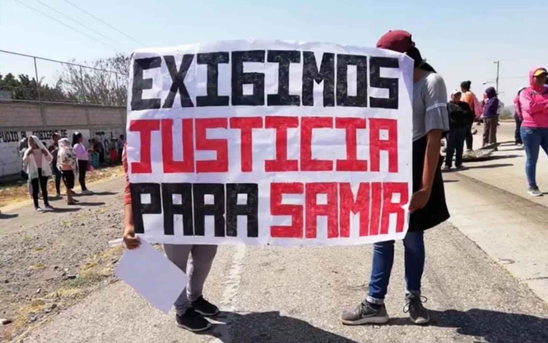 Habitantes de Amilcingo mantuvieron cerrada la autopista Siglo XXI este domingo