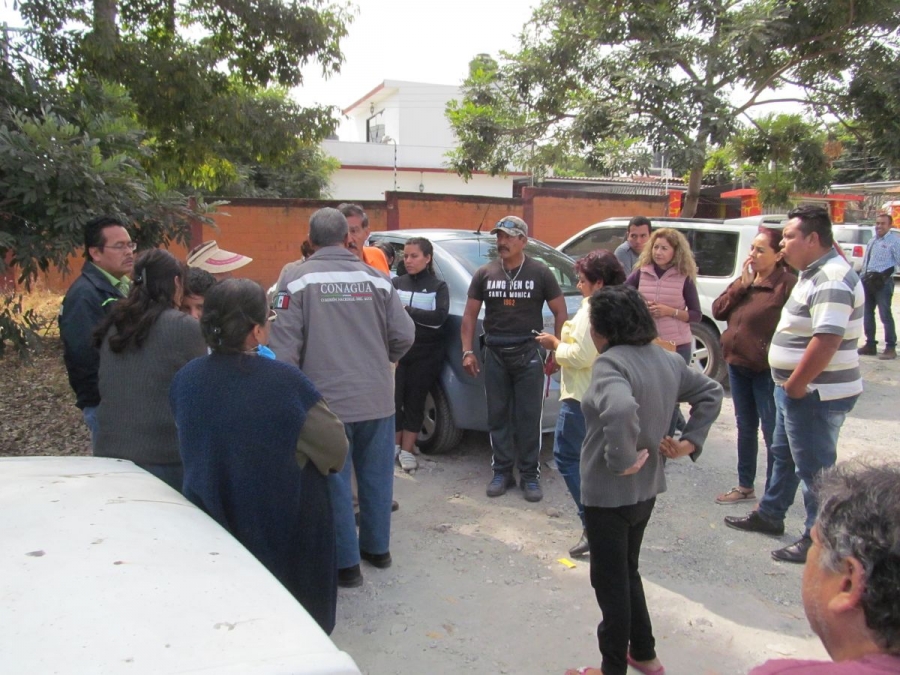 Exigen vecinos de la unidad “Morelos” abasto con pipas