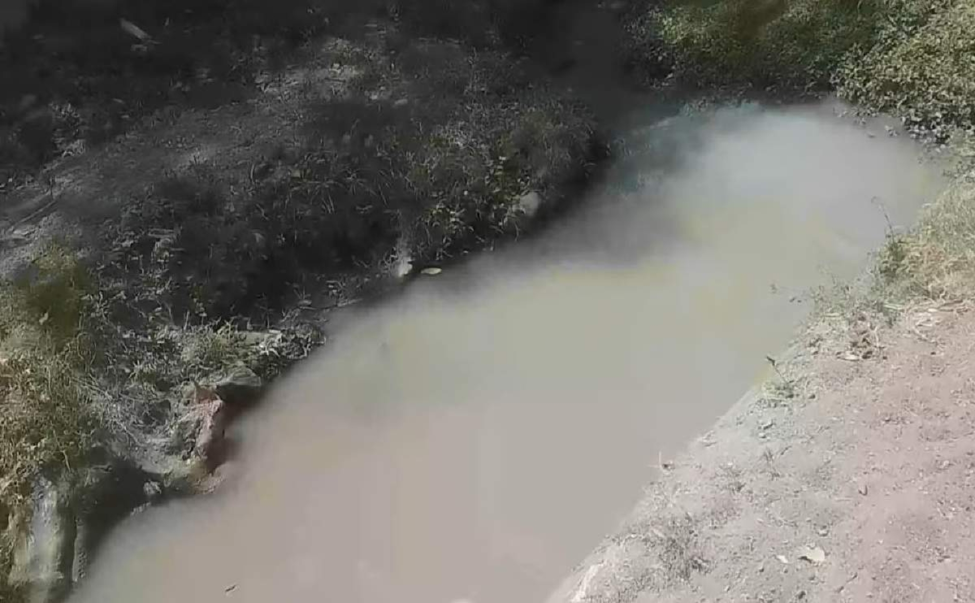 Denuncian contaminación en “barranquita” de San Gabriel Las Palmas