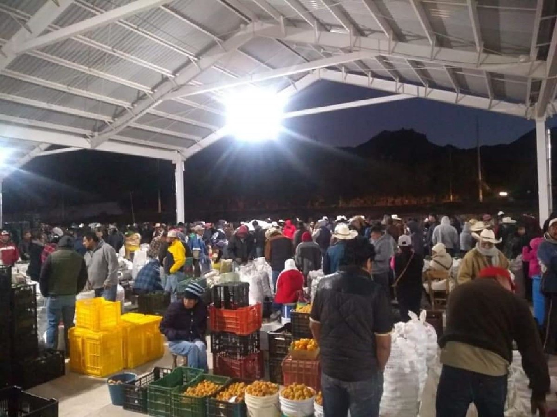 Suspenden actividades en la Central de Abasto de los Altos de Morelos