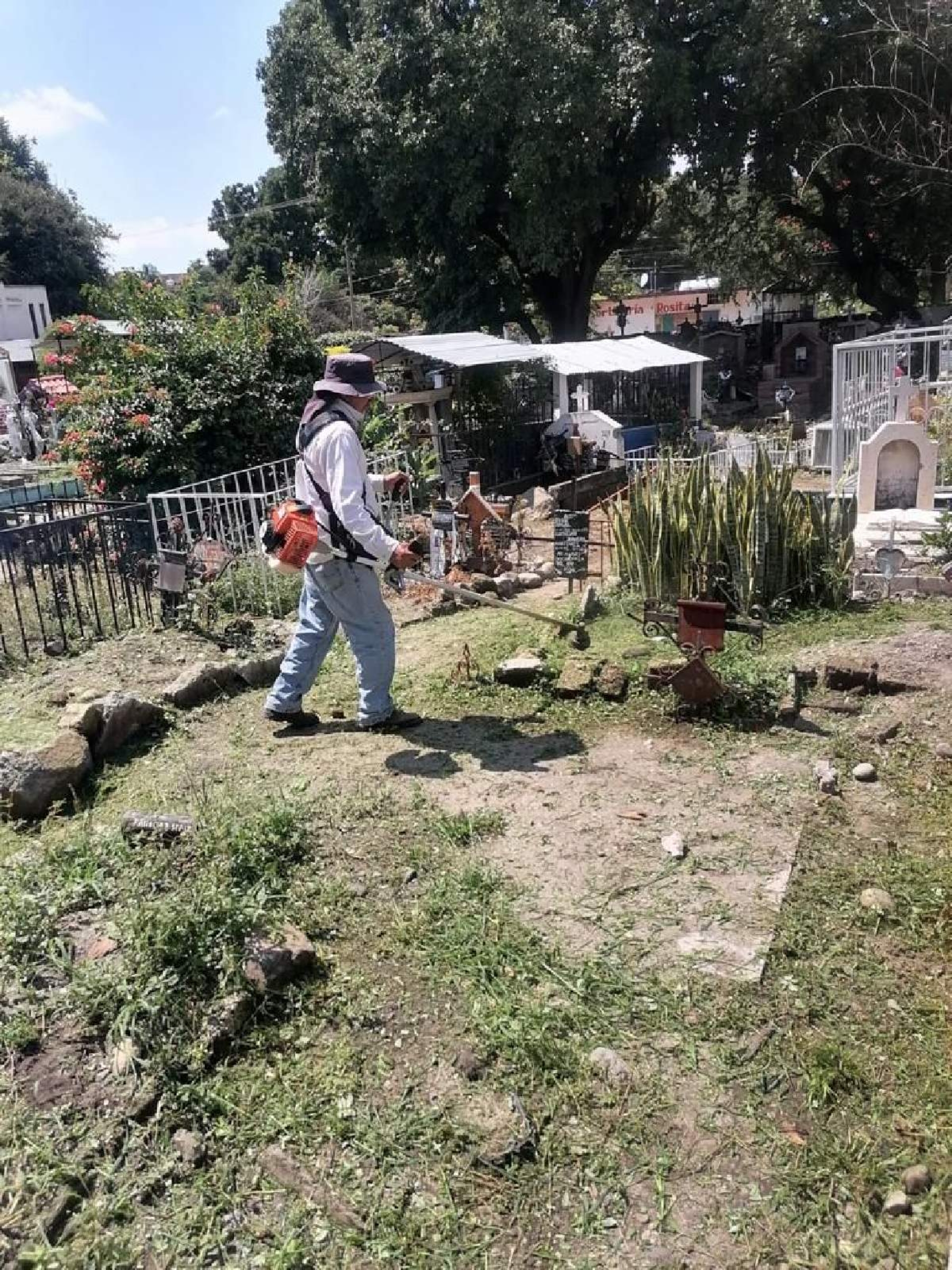 Temixco ofrece descuento en multas por mantenimiento en panteones