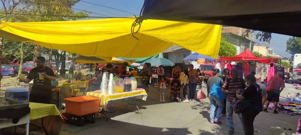 Crece la afluencia al tianguis de la colonia Estrada Cajigal