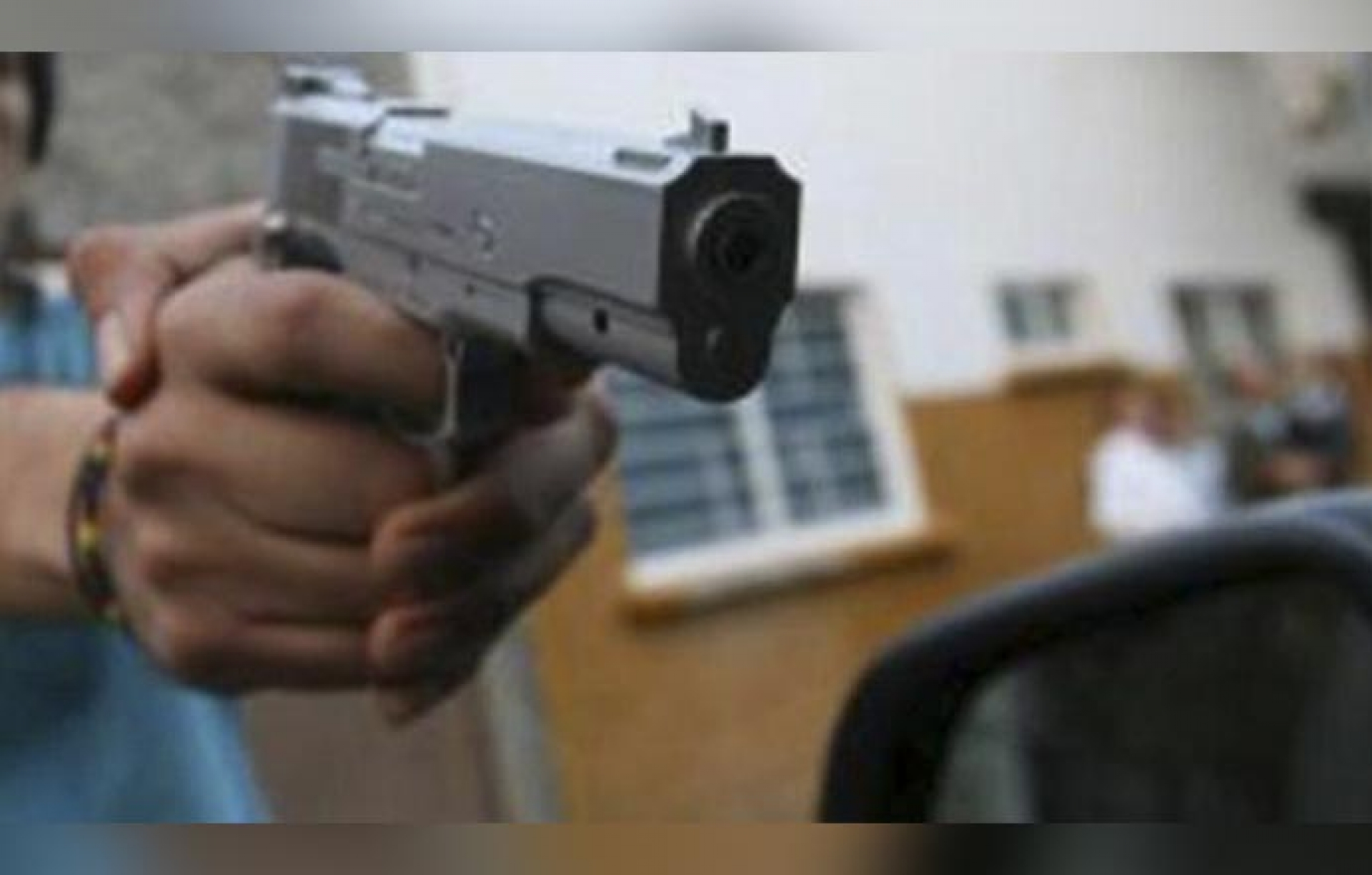 Hombres armados lo despojaron de un taxi