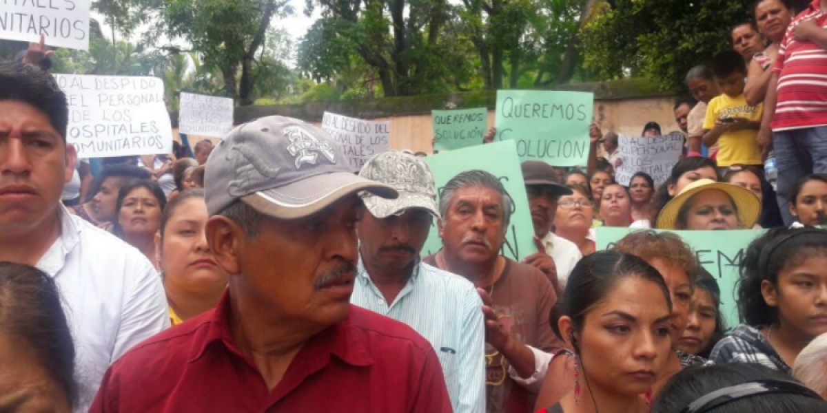 Exigen habitantes de Puente de Ixtla a los SSM un alto a los despidos en hospitales comunitarios