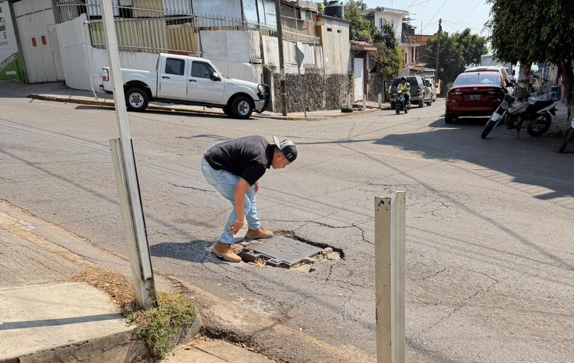 Realiza SAPAC inspección técnica por colapso de tubería del drenaje en colonia Antonio Barona