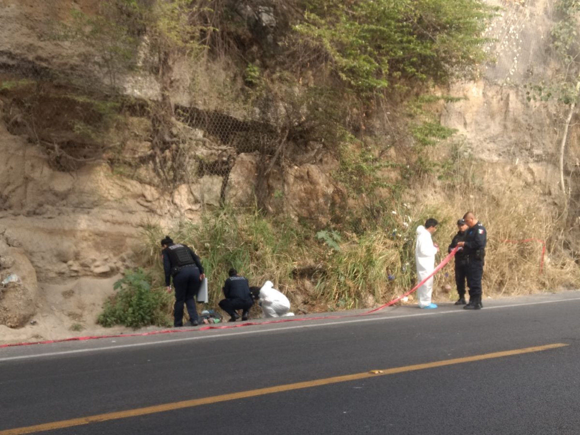 Hallan un cadáver en la colonia Miguel Hidalgo de Xochitepec
