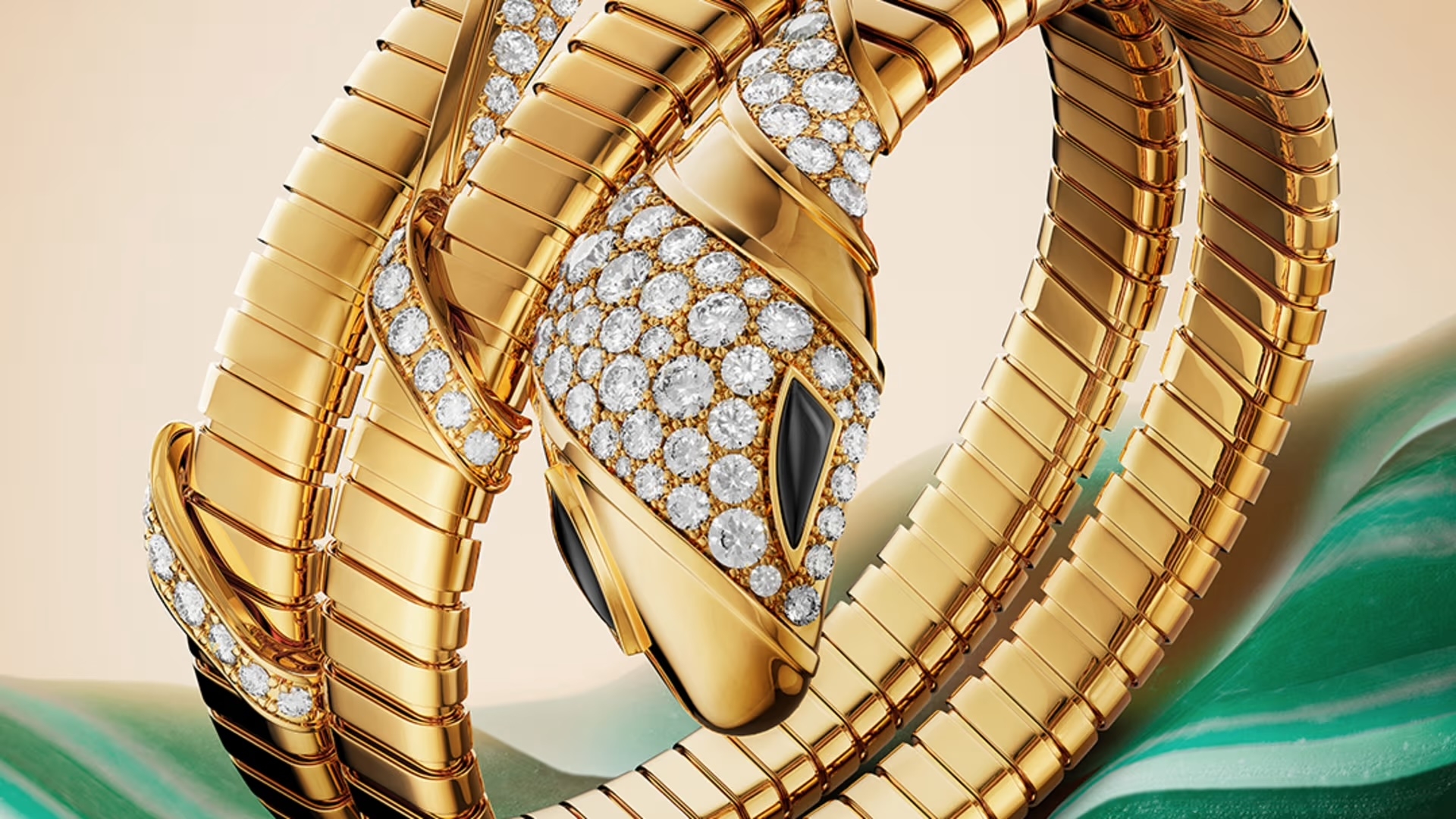 Bulgari celebra el Año de la Serpiente con la exposición "Serpenti Infinito" en Shanghái