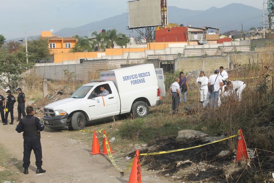 Hallan a un hombre decapitado en un baldío en Yautepec