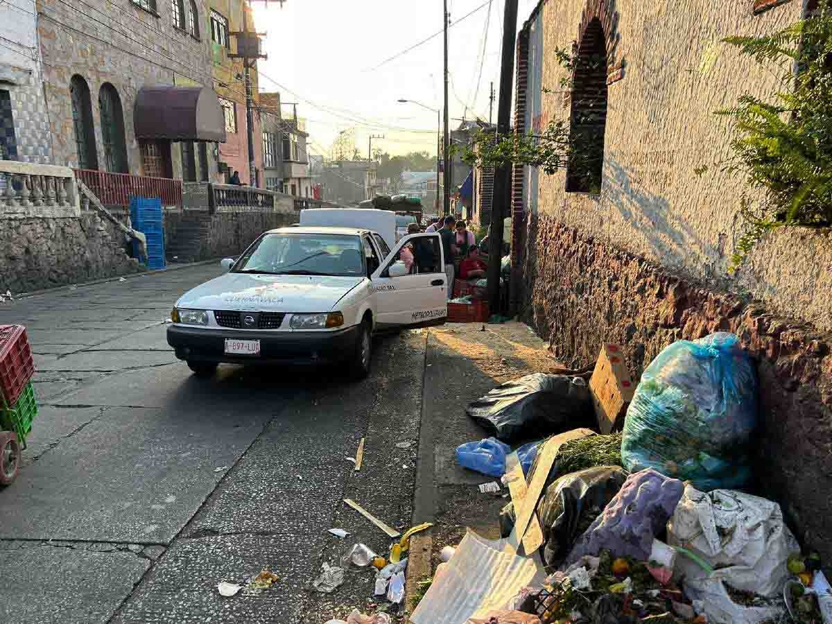 Fallece cargador del mercado ALM en la calle