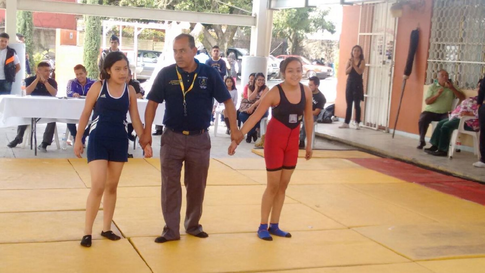 Celebran torneo de luchas asociadas en Jiutepec