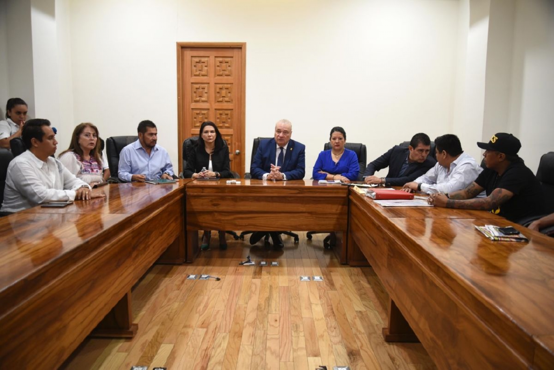 Acuerdan autoridades estatales y comerciantes mejorar imagen de Cuernavaca