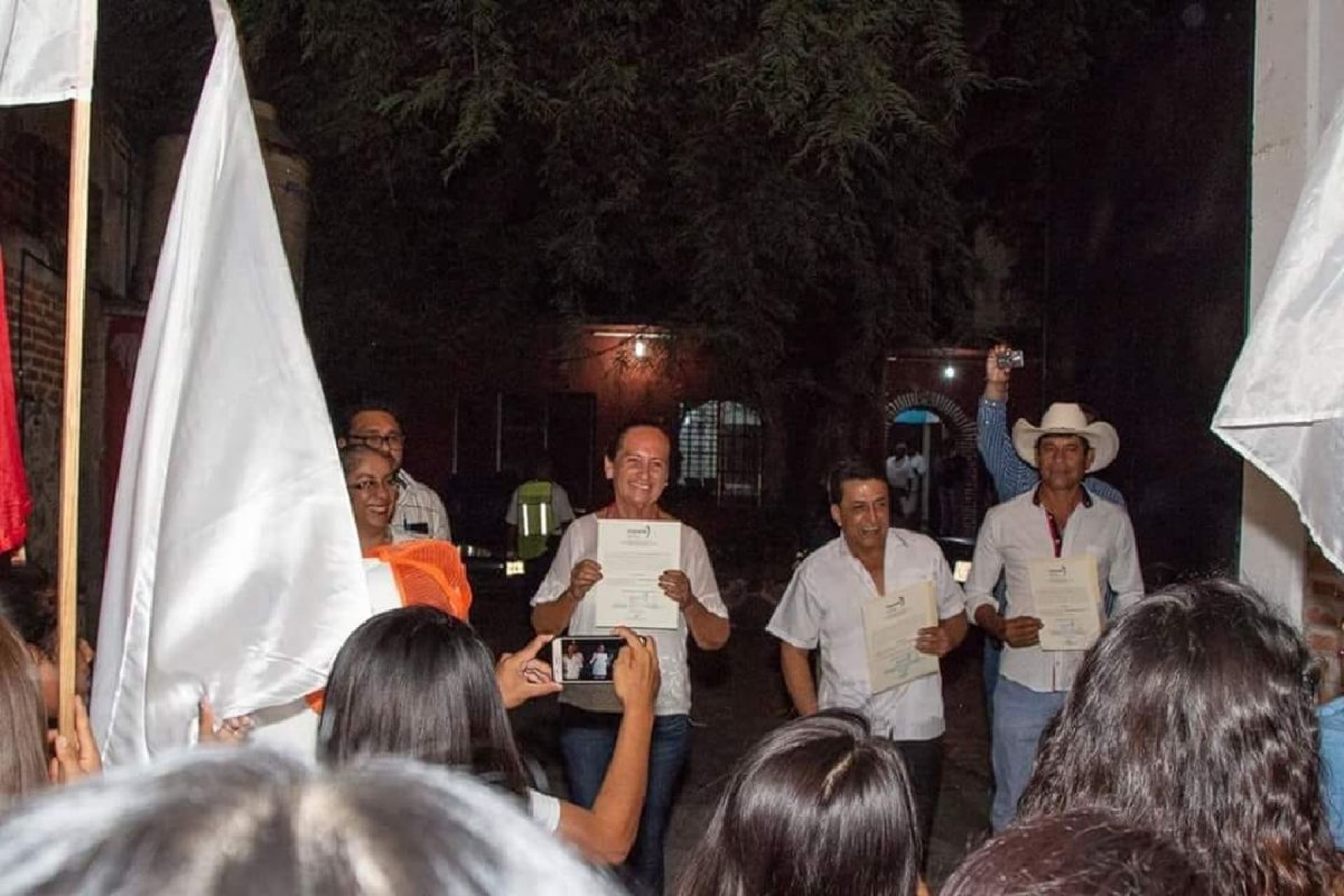 Reciben la constancia de mayoría los alcaldes electos de la región sur poniente