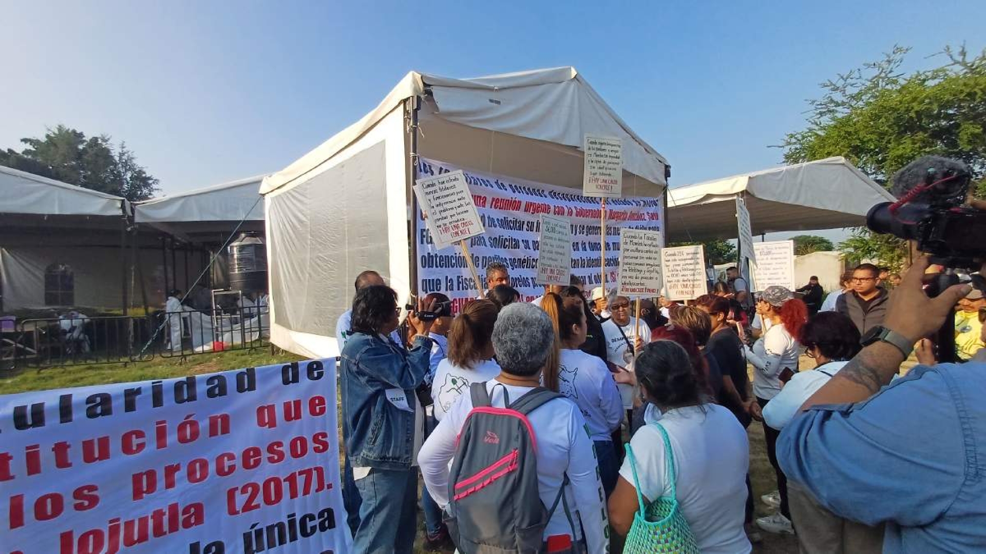 Impiden trabajos de exhumación en fosa de panteón de Jojutla