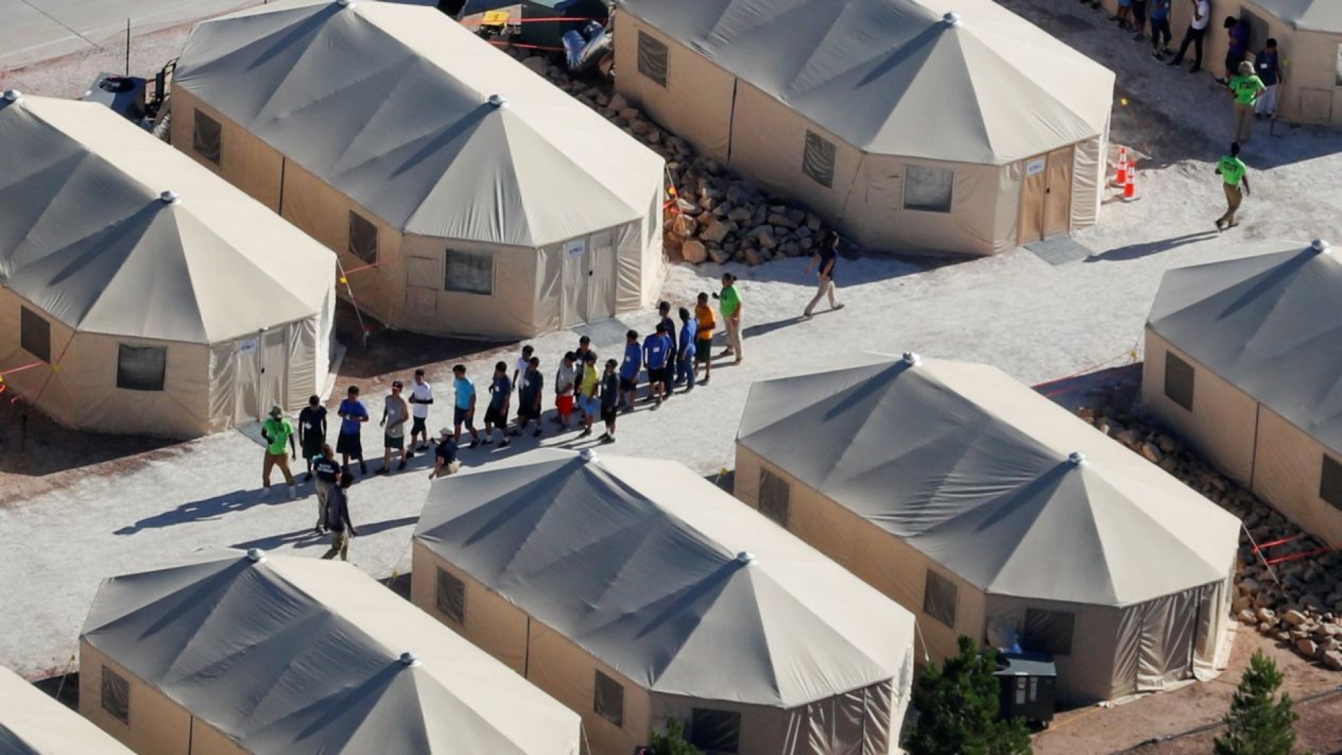 Juez de California pone plazo al gobierno de EU para reunir a familias separadas