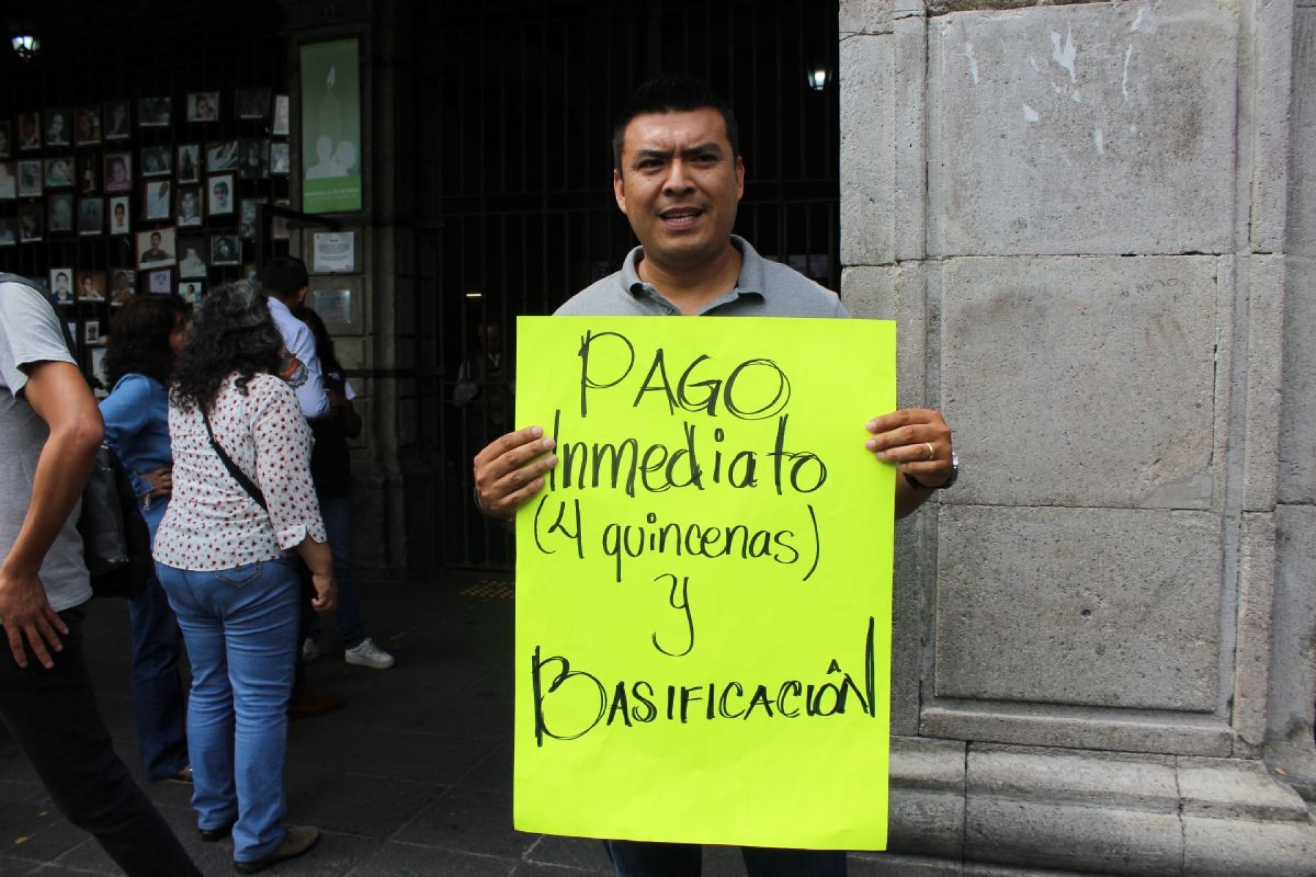 Docentes bloquean de nuevo las calles