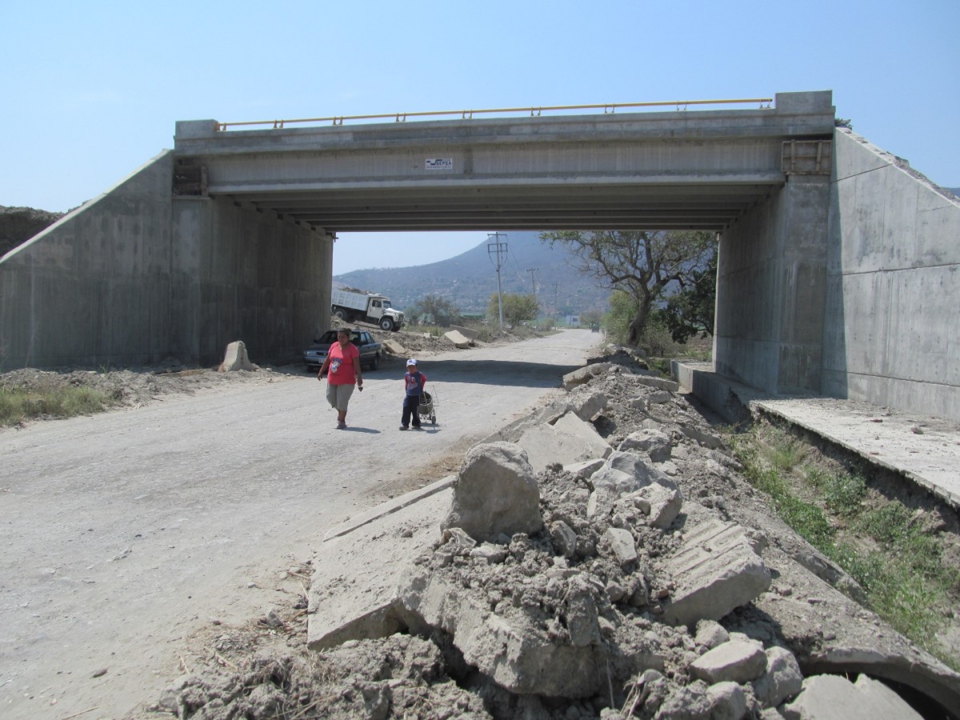 En dos meses podrían terminar la autopista Siglo XXI