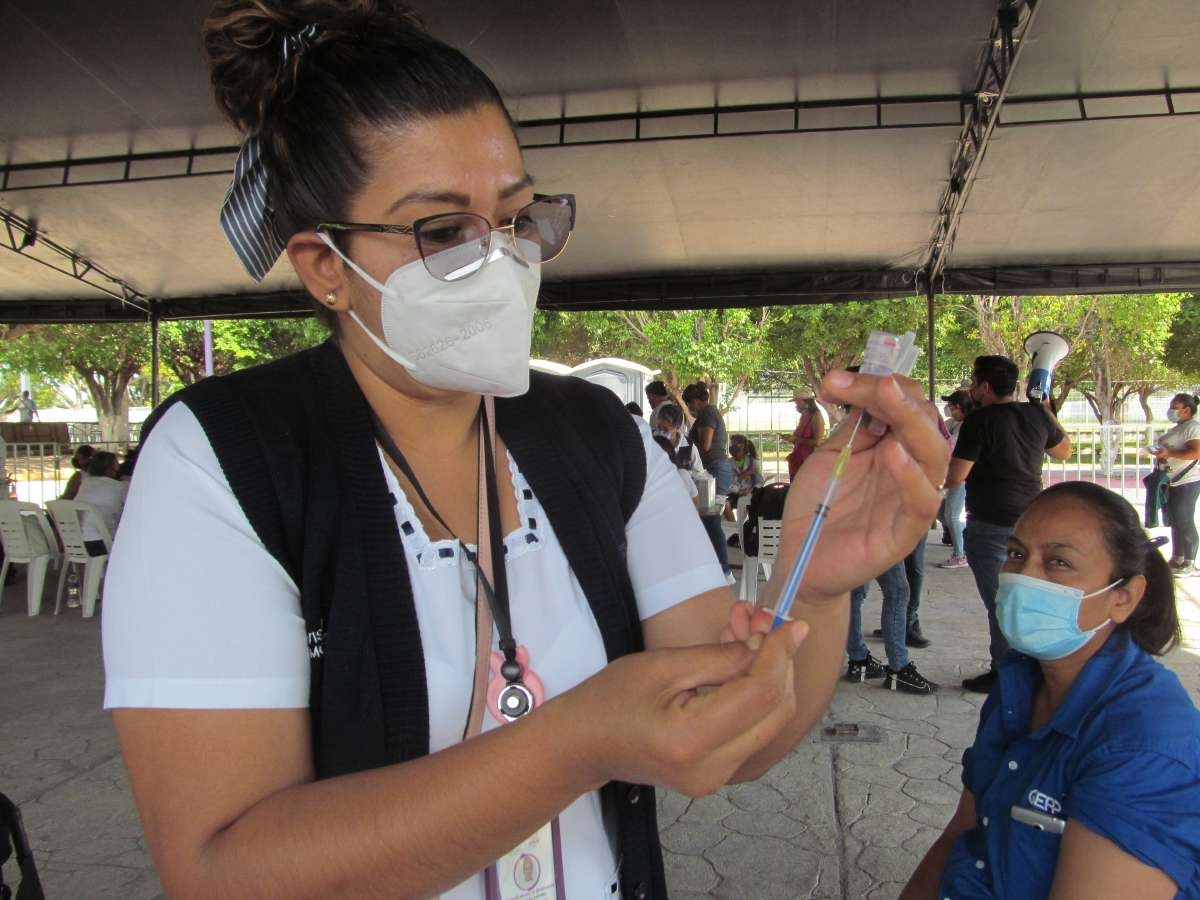Inicia aplicación de vacuna anticovid a personas de 30 a 39 años en Jojutla