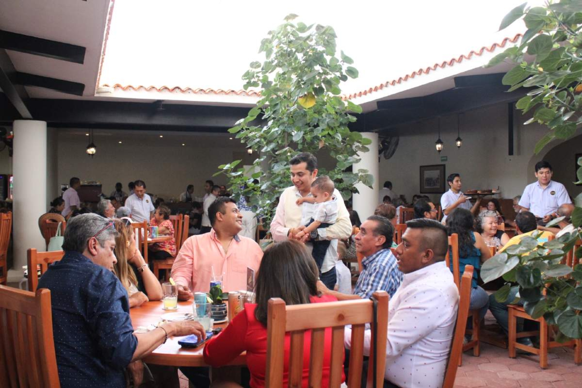 Inauguran el restaurante “Km 102”