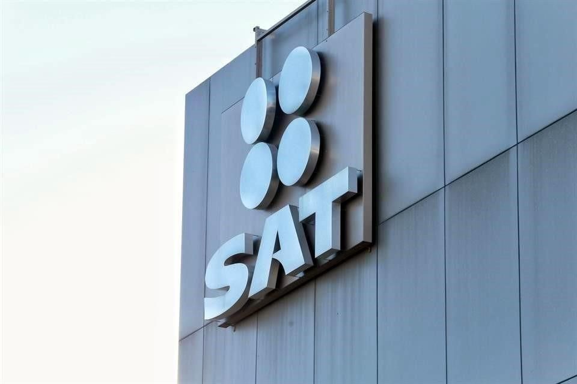 SAT confirma pago inicial de Salinas Pliego por adeudos fiscales