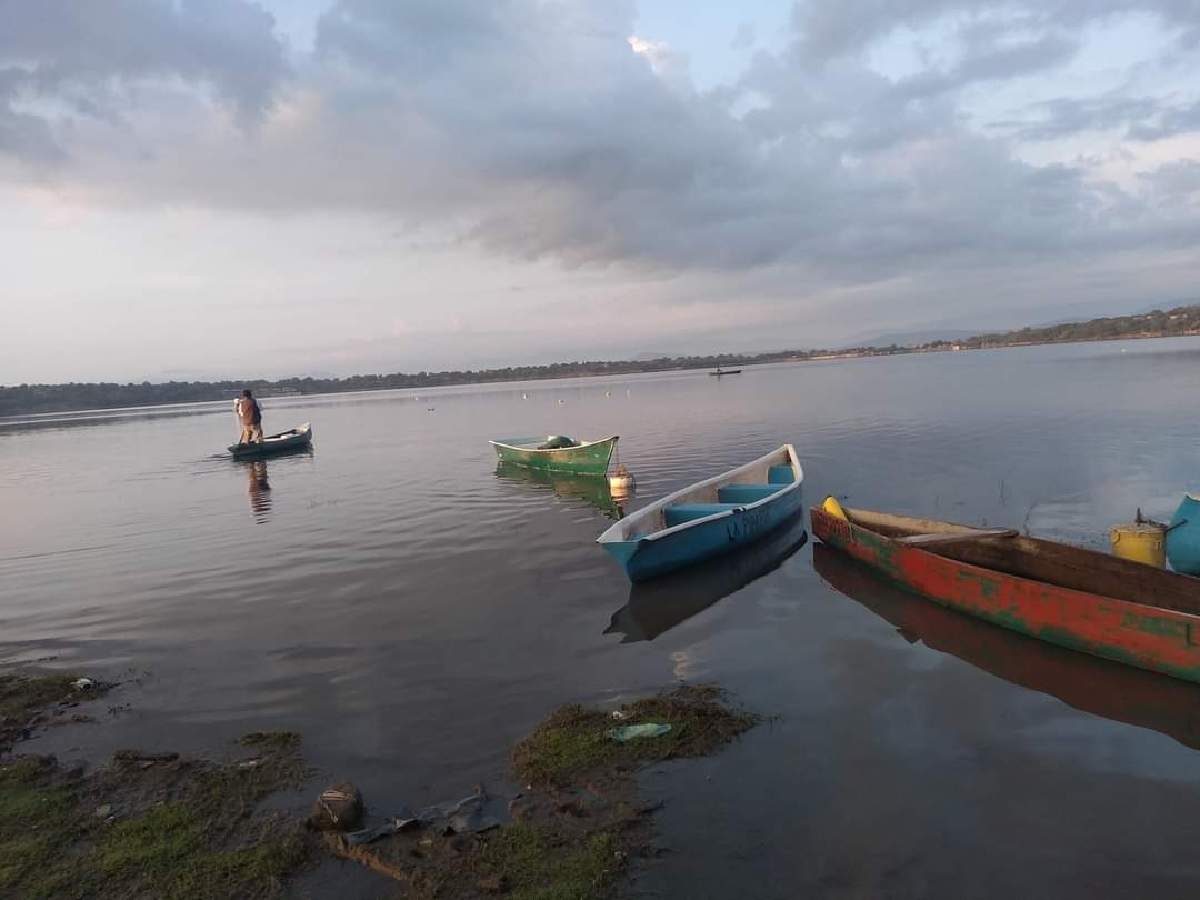 Continúan las descargas de aguas negras en la laguna de Coateleco