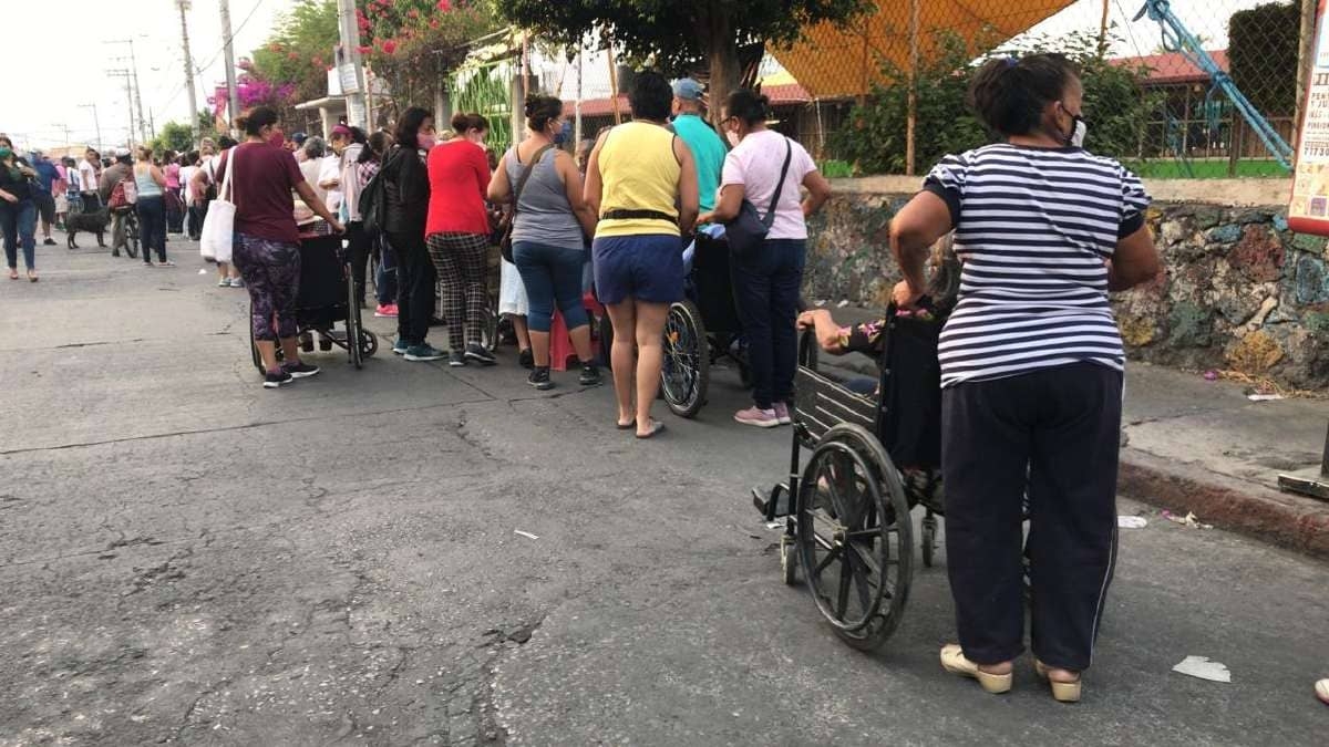 Semáforo amarillo  dos semanas más