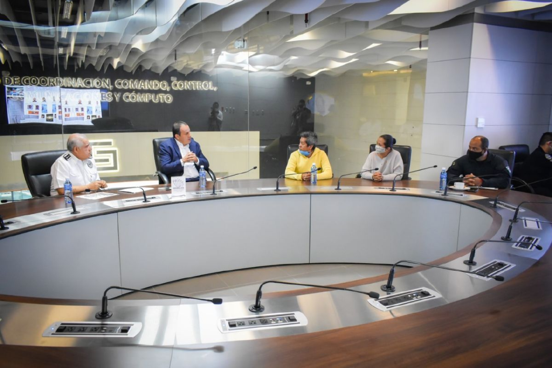 Reitera gobernador apoyo a víctimas