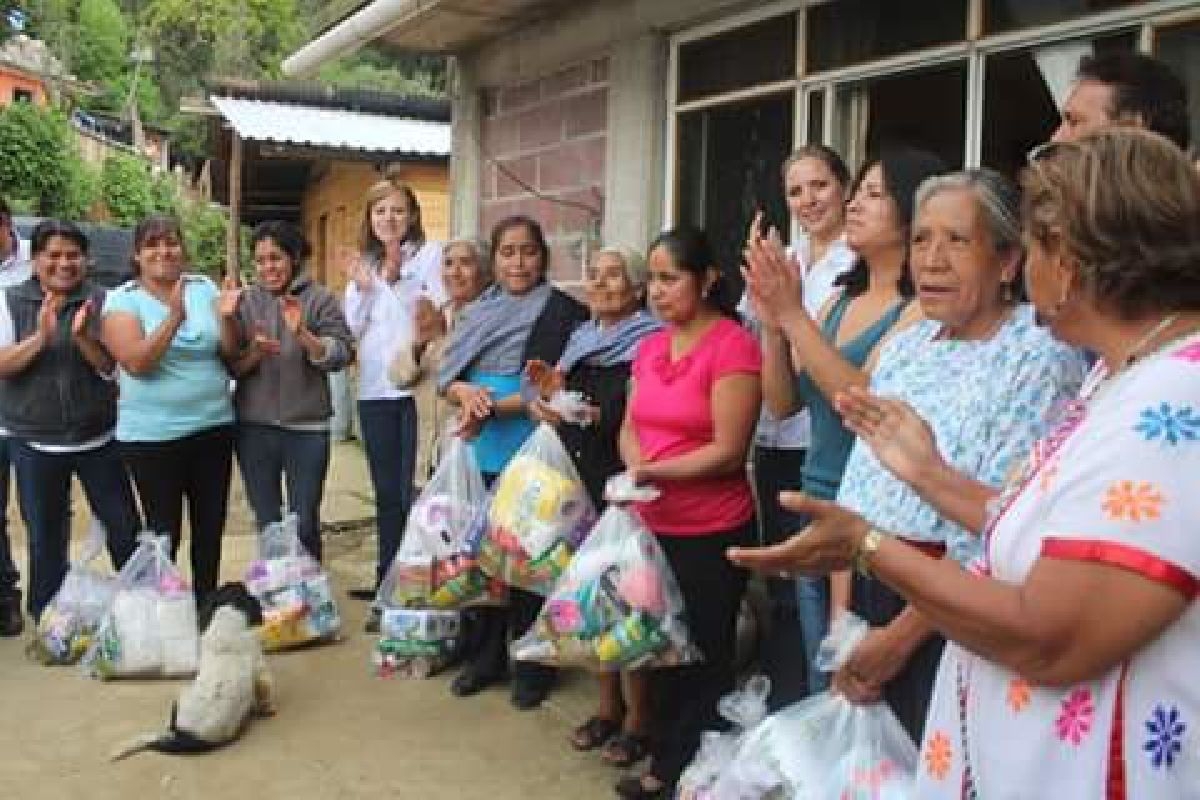 Agradece Ana Haro Sánchez apoyo de Sedesol a la comunidad de Hueyapan